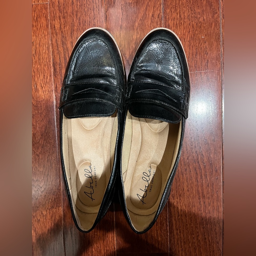 Abella Zoey Loafer 7.5M